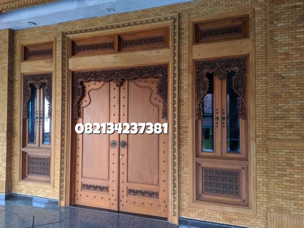 Pintu-jati-model-terbaru-ukiran-ter-megah-model-cirebonan-1