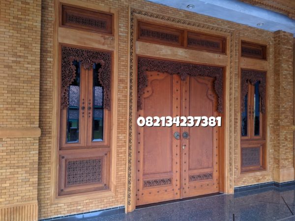 Pintu-jati-model-terbaru-ukiran-ter-megah-model-cirebonan
