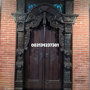 Rumah-pintu-gebyok-jati-Gapura-termegah-3 Rumah-pintu-gebyok-jati-Gapura-termegah-3