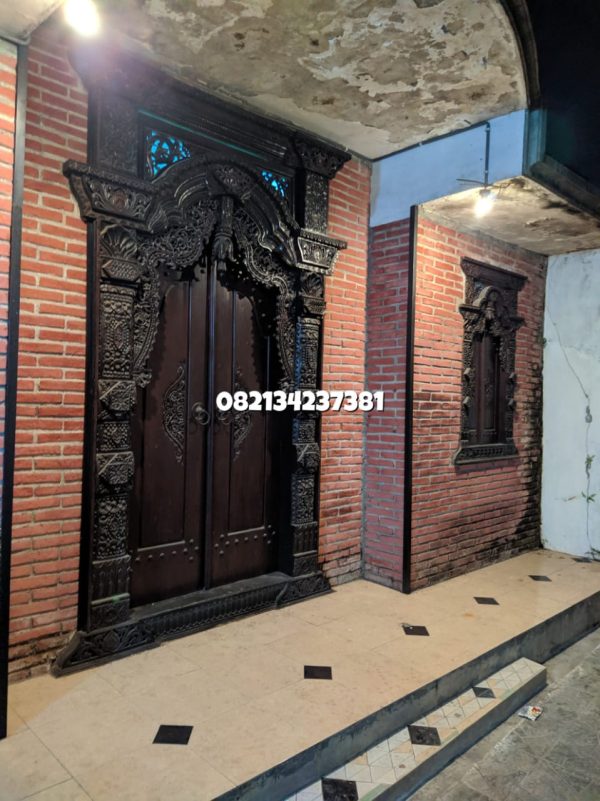 Rumah-pintu-gebyok-jati-Gapura-termegah