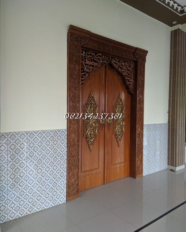 gawangan-pintu-ukir