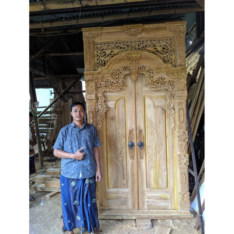 Kusen Pintu Jati Ukir