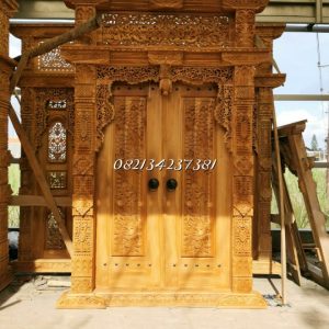 kusen-pintu-minimalis-gapura-relief