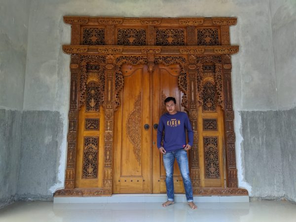 pintu-gebyok-minimalis-ukir-1