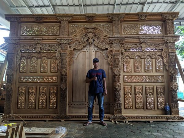 pintu-gebyok-ukir