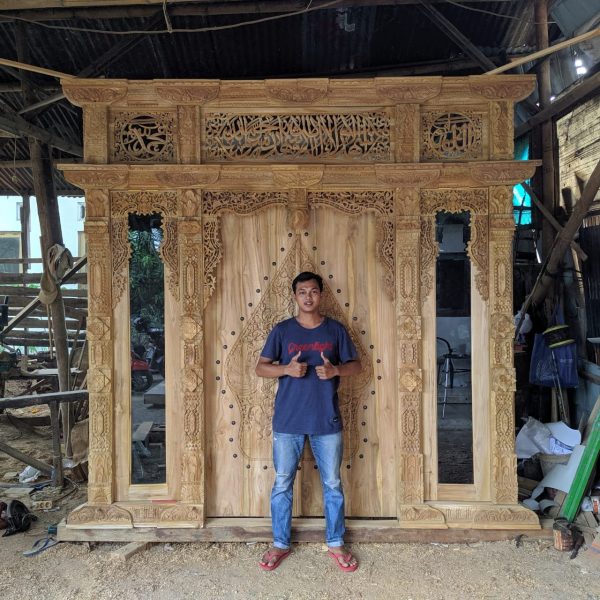 pintu-sleding-gebyok-minimalis-kaligrafi-mewah