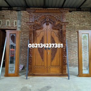 pintu-gapura-ukir