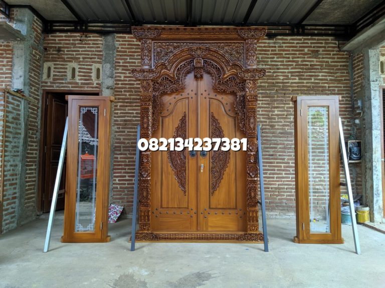 Pintu Gapura Ukir Satu Set