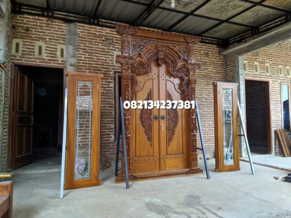 pintu-gapura-ukir-satu-set