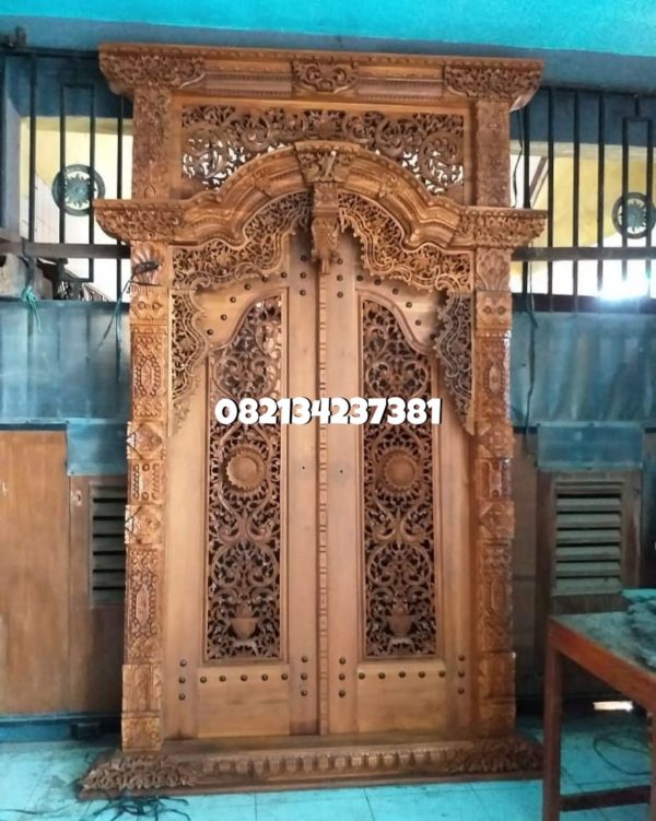 gapura_full_ukir_2